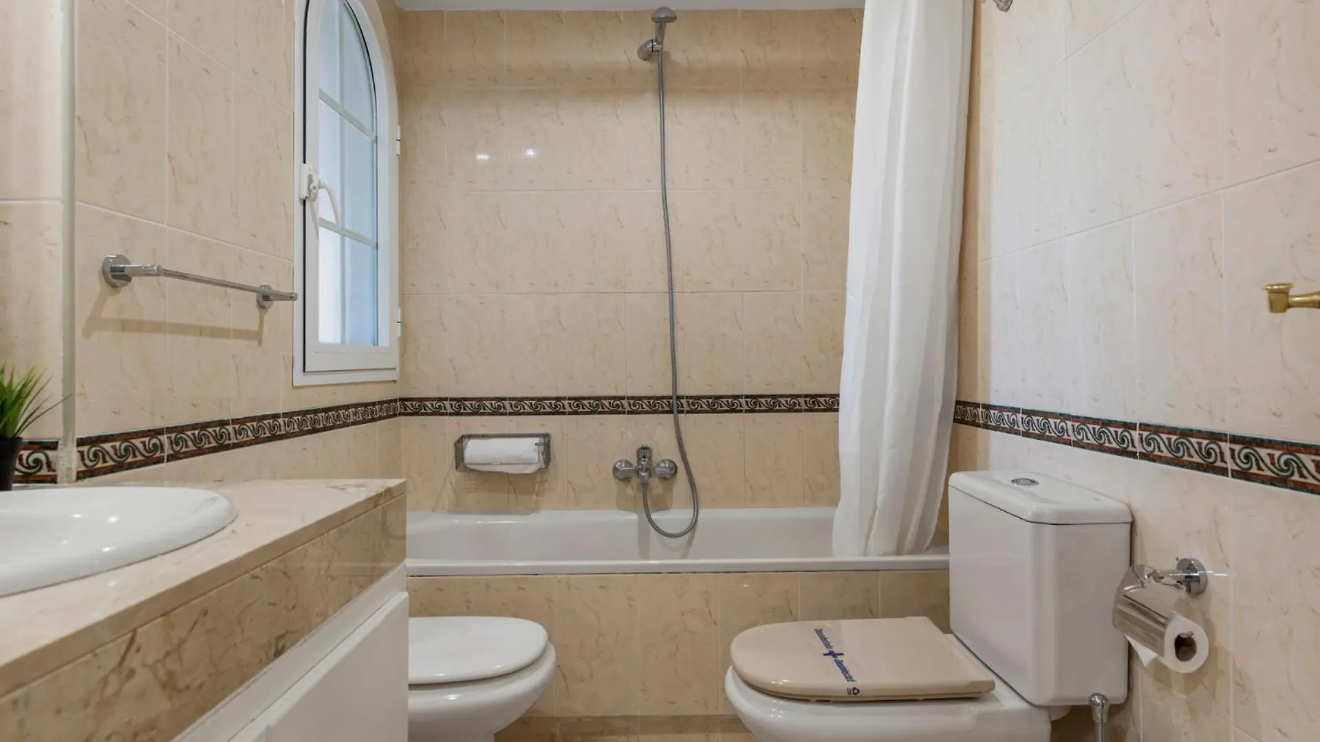 Best Location Duplex In Puerto Banus By Costarentals - Ref M40 Marbella Lejlighed